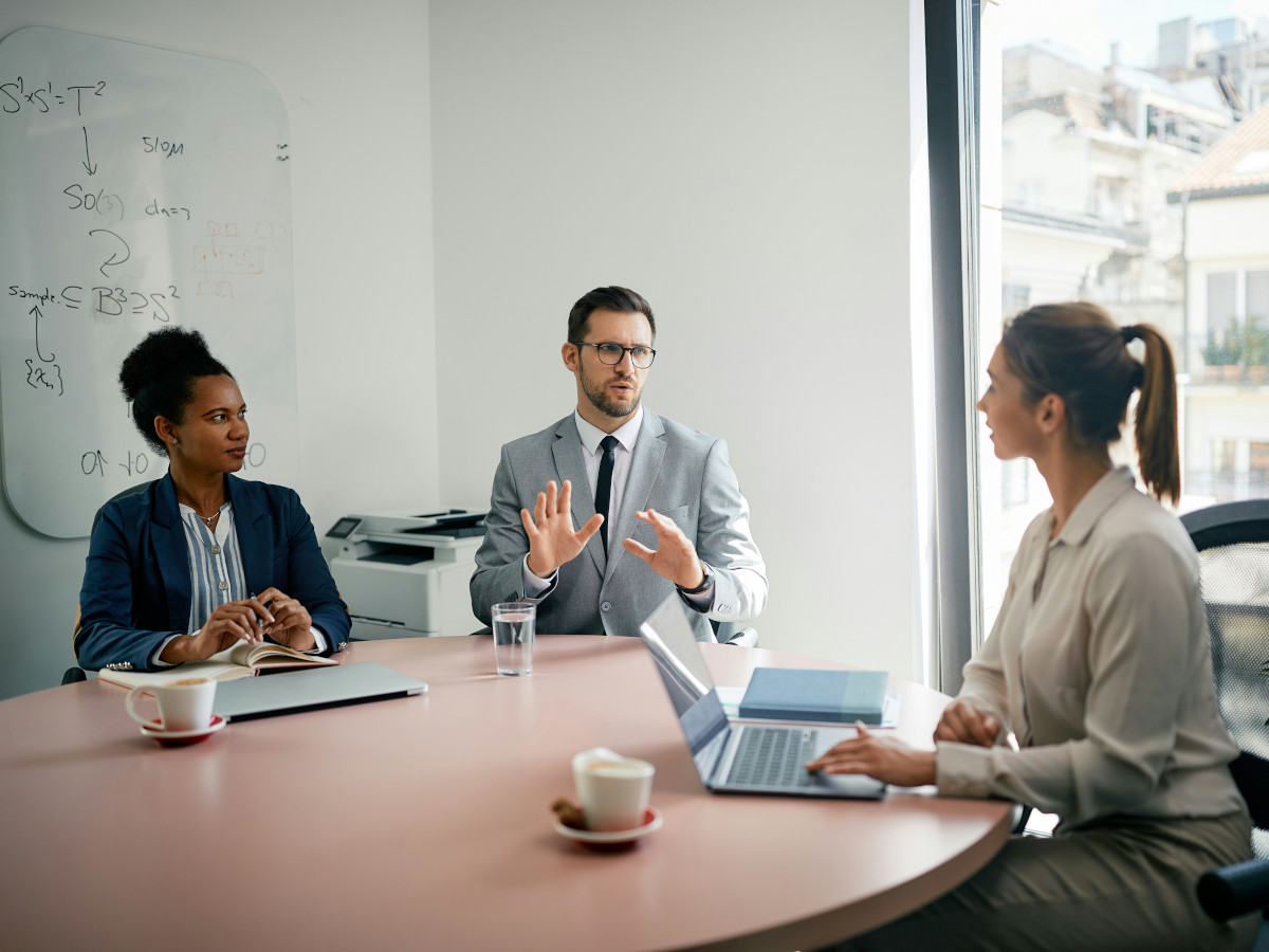 Illustration representing hiring decision support